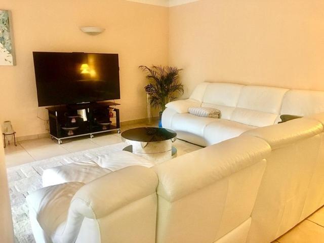Serenity Chambre D'Hote Au Calme Des Maitres Tibetains Y Ont Sejourne 15 Mn Des Plages Apartment Mougins Exterior foto